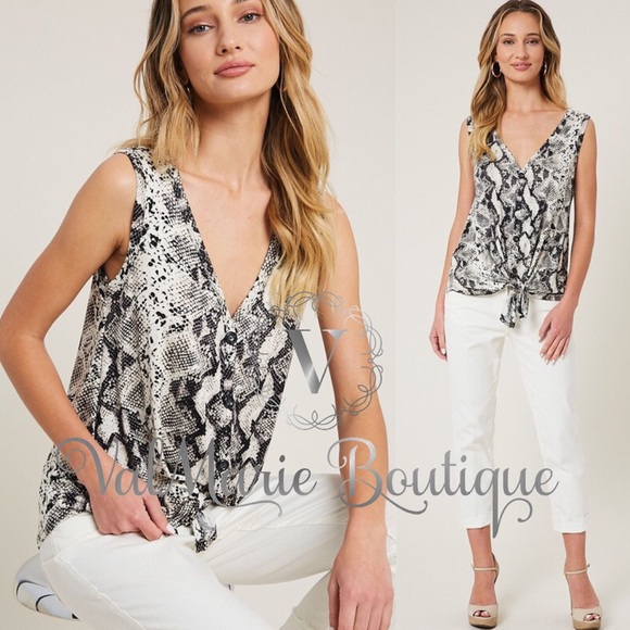 2 LEFT! Snake print button down cute  blouse top - Picture 2 of 5